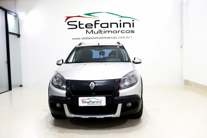 Foto do veículo RENAULT SANDERO 1.6 STEPWAY 16V FLEX 4P MANUAL 2013 85.918 KM 39.990,00