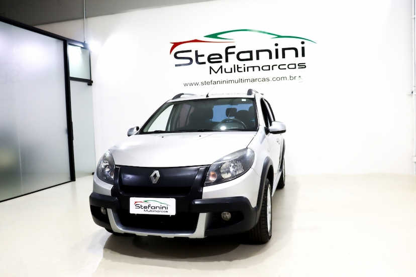 Foto do veículo RENAULT SANDERO 1.6 STEPWAY 16V FLEX 4P MANUAL 2013 85.918 KM 39.990,00