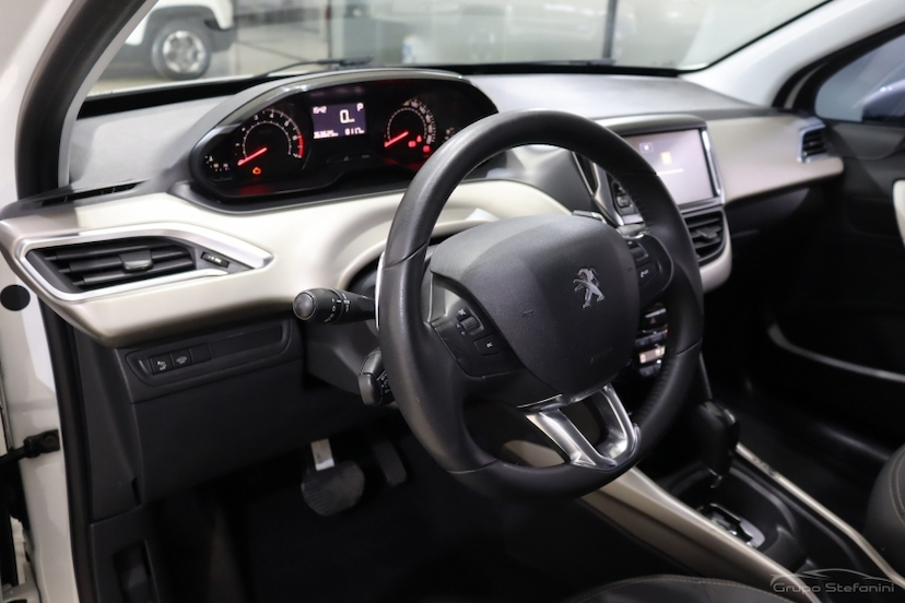 Foto do veículo PEUGEOT 2008 1.6 16V FLEX ALLURE 4P AUTOMÁTICO 2017 63.625 KM 59.990,00
