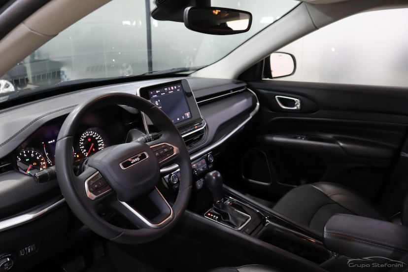 Foto do veículo JEEP COMPASS 1.3 T270 TURBO FLEX SPORT AT6 2022 76.461 KM 108.990,00