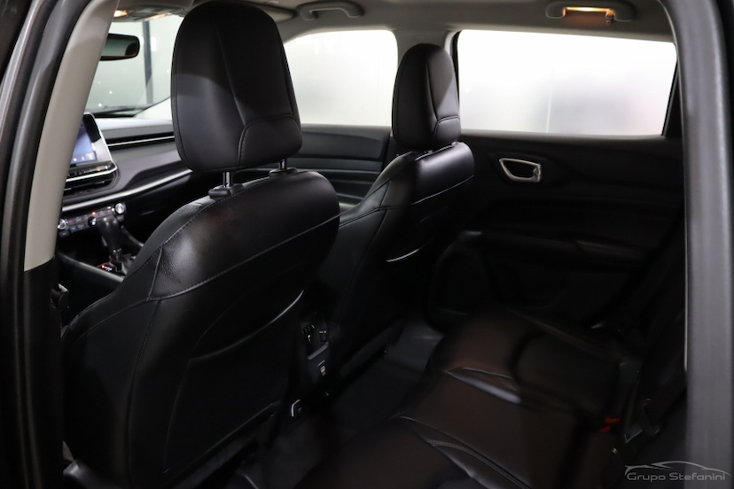 Foto do veículo JEEP COMPASS 1.3 T270 TURBO FLEX SPORT AT6 2022 76.461 KM 108.990,00
