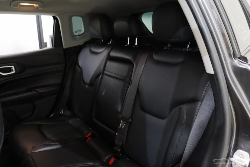 Foto do veículo JEEP COMPASS 1.3 T270 TURBO FLEX SPORT AT6 2022 76.461 KM 108.990,00
