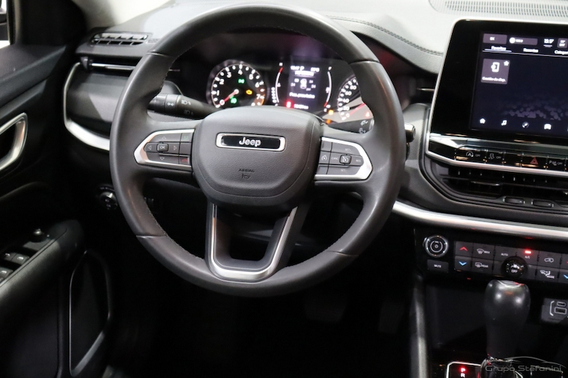 Foto do veículo JEEP COMPASS 1.3 T270 TURBO FLEX SPORT AT6 2022 76.461 KM 108.990,00