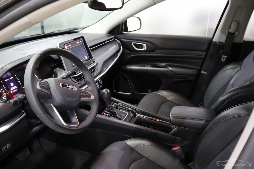 Foto do veículo JEEP COMPASS 1.3 T270 TURBO FLEX SPORT AT6 2022 76.461 KM 108.990,00