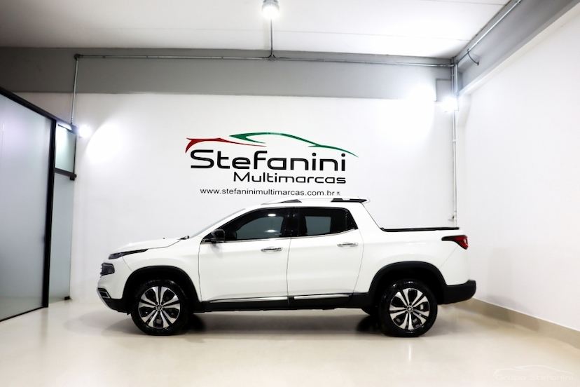 Foto do veículo FIAT TORO 2.0 16V TURBO DIESEL VOLCANO 4WD AT9 2022 105.000 KM 122.990,00
