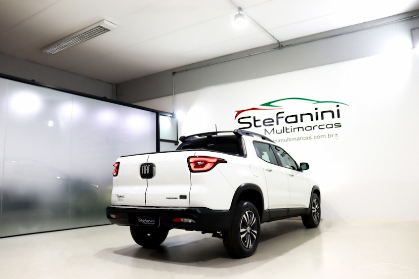 Foto do veículo FIAT TORO 2.0 16V TURBO DIESEL FREEDOM 4WD AT9 2022 110.554 KM 117.990,00
