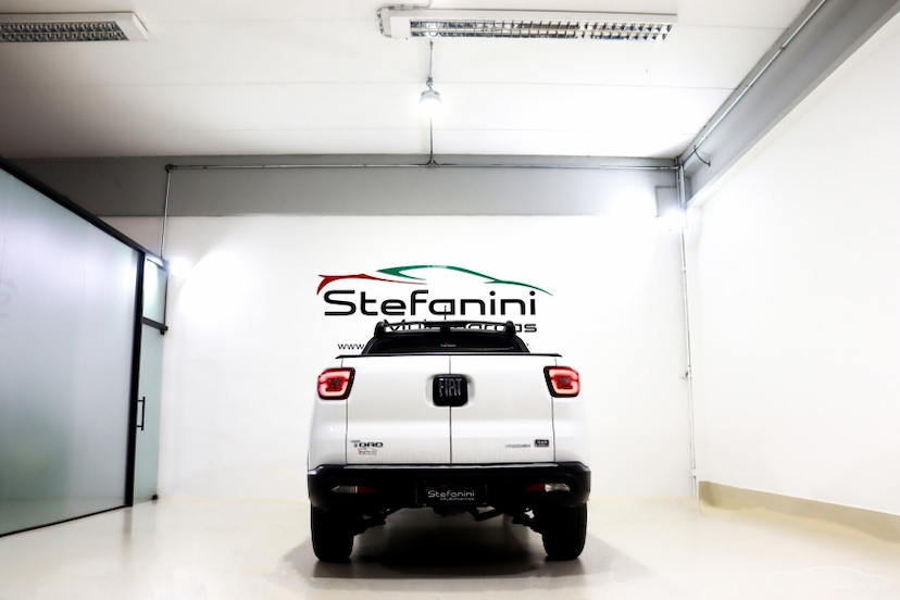 Foto do veículo FIAT TORO 2.0 16V TURBO DIESEL FREEDOM 4WD AT9 2022 110.554 KM 117.990,00
