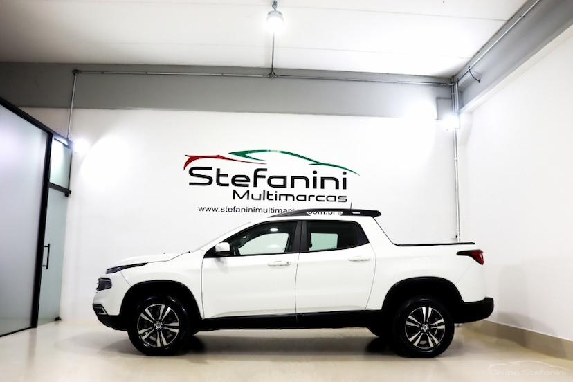 Foto do veículo FIAT TORO 2.0 16V TURBO DIESEL FREEDOM 4WD AT9 2022 110.554 KM 117.990,00