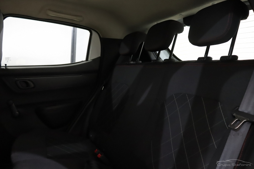 Foto do veículo RENAULT KWID 1.0 12V SCE FLEX ZEN MANUAL 2020 81.001 KM 38.990,00