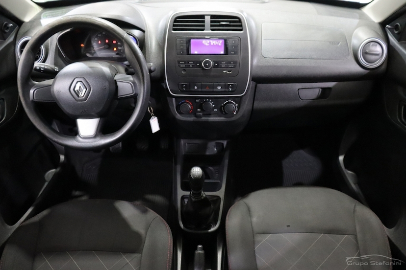 Foto do veículo RENAULT KWID 1.0 12V SCE FLEX ZEN MANUAL 2020 81.001 KM 38.990,00