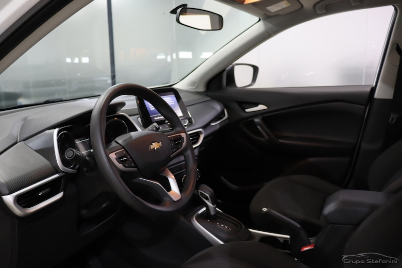 Foto do veículo CHEVROLET TRACKER 1.0 TURBO FLEX AUTOMÁTICO 2021 70.931 KM 90.990,00
