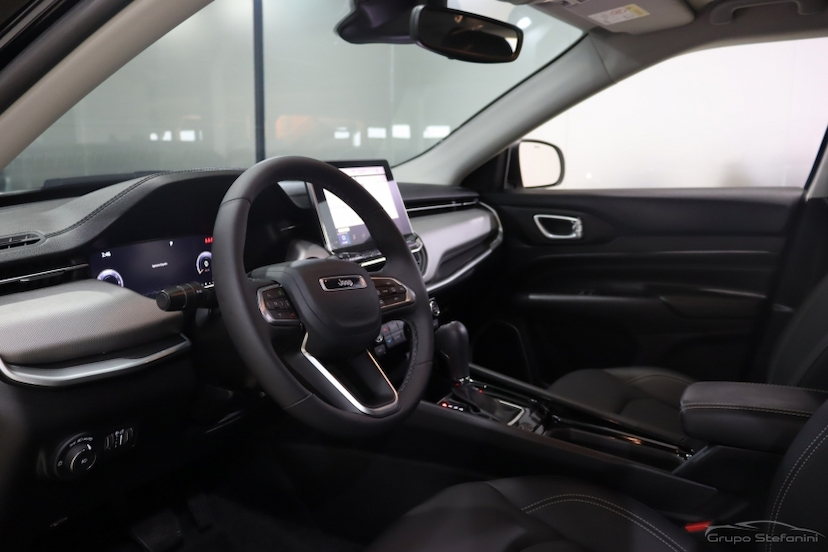 Foto do veículo JEEP COMPASS 1.3 T270 TURBO FLEX LONGITUDE AT6 2025 6.010 KM 176.990,00