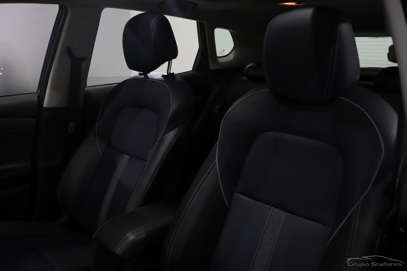Foto do veículo CHEVROLET TRACKER 1.2 TURBO FLEX PREMIER AUTOMÁTICO 2022 108.672 KM 110.990,00