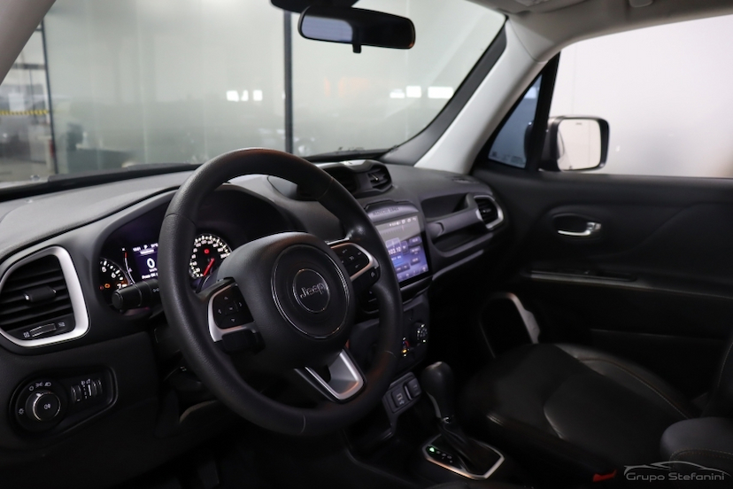 Foto do veículo JEEP RENEGADE 1.8 16V FLEX 4P AUTOMÁTICO 2021 32.600 KM 77.990,00