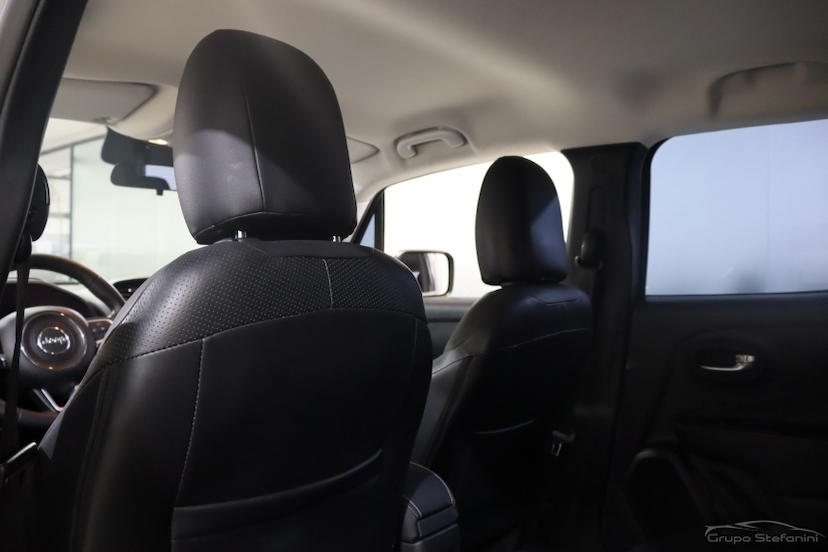 Foto do veículo JEEP RENEGADE 1.8 16V FLEX 4P AUTOMÁTICO 2021 32.600 KM 77.990,00