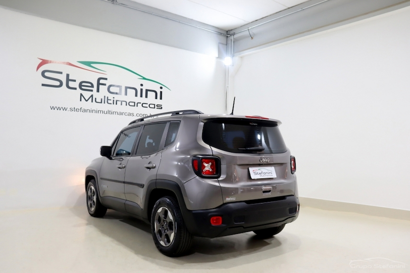 Foto do veículo JEEP RENEGADE 1.8 16V FLEX 4P AUTOMÁTICO 2021 32.600 KM 77.990,00