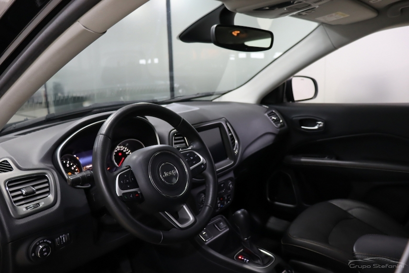 Foto do veículo JEEP COMPASS 2.0 16V FLEX LONGITUDE AUTOMÁTICO 2020 84.368 KM 95.990,00