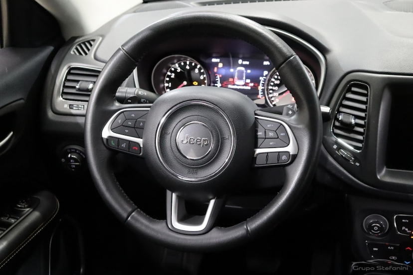 Foto do veículo JEEP COMPASS 2.0 16V FLEX LONGITUDE AUTOMÁTICO 2020 84.368 KM 95.990,00