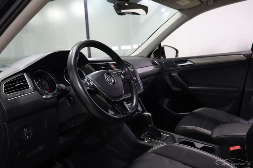 Foto do veículo VOLKSWAGEN TIGUAN 1.4 250 TSI TOTAL FLEX ALLSPACE COMFORTLINE TIPTRONIC 2018 111.878 KM 107.990,00