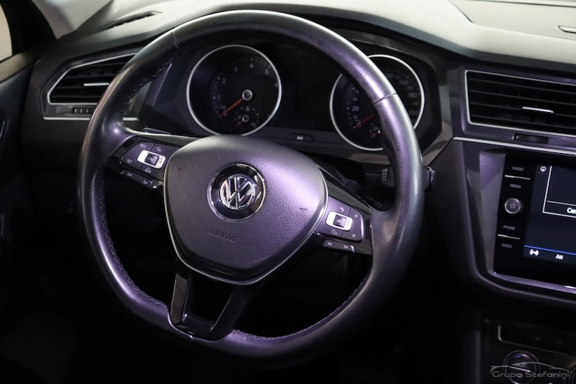 Foto do veículo VOLKSWAGEN TIGUAN 1.4 250 TSI TOTAL FLEX ALLSPACE COMFORTLINE TIPTRONIC 2018 111.878 KM 107.990,00