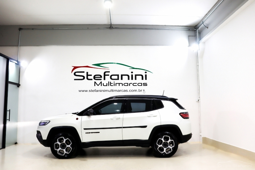 Foto do veículo JEEP COMPASS 2.0 TD350 TURBO DIESEL TRAILHAWK AT9 2022 38.175 KM 157.990,00