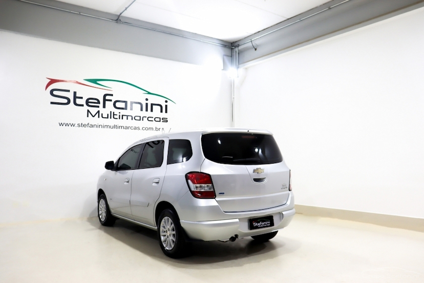 Foto do veículo CHEVROLET SPIN 1.8 LT 8V FLEX 4P AUTOMÁTICO 2013 72.693 KM 46.990,00