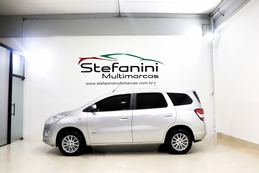 Foto do veículo CHEVROLET SPIN 1.8 LT 8V FLEX 4P AUTOMÁTICO 2013 72.693 KM 46.990,00