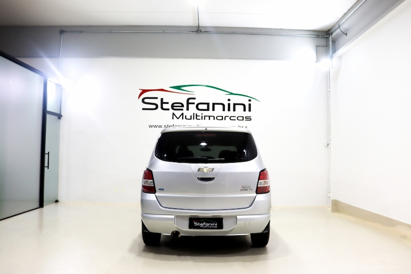 Foto do veículo CHEVROLET SPIN 1.8 LT 8V FLEX 4P AUTOMÁTICO 2013 72.693 KM 46.990,00