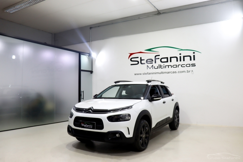 Foto do veículo CITROËN C4 CACTUS 1.6 THP FLEX NOIR EAT6 2023/2024 3.832 KM R$ 114.990,00