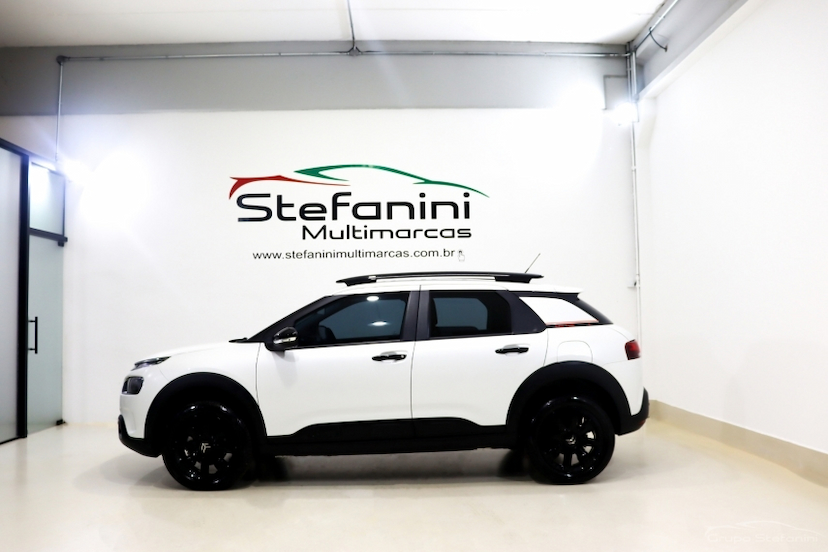 Foto do veículo CITROËN C4 CACTUS 1.6 THP FLEX NOIR EAT6 2024 3.832 KM 114.990,00