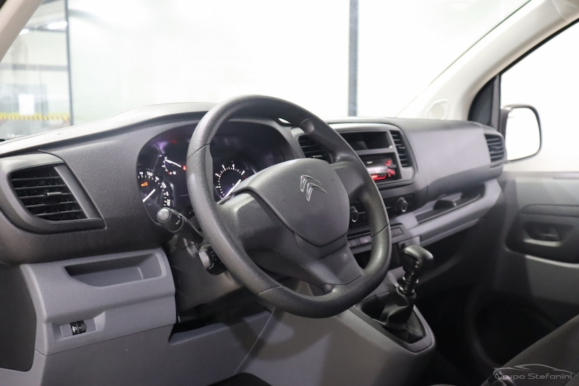 Foto do veículo CITROËN JUMPY 1.6 BLUEHDI DIESEL FURGÃO PACK MANUAL 2021 38.296 KM 131.990,00