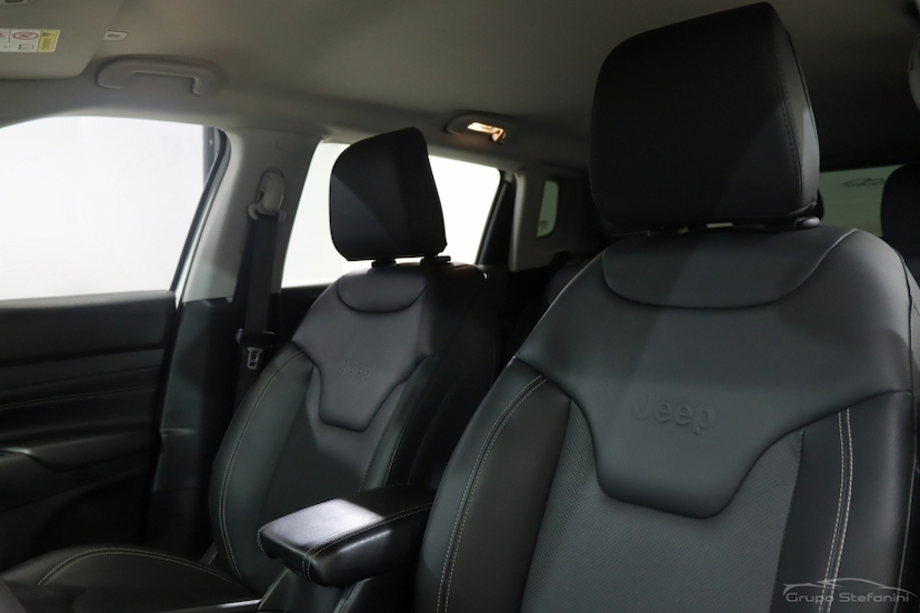 Foto do veículo JEEP COMPASS 1.3 T270 TURBO FLEX LONGITUDE AT6 2024 29.534 KM 157.990,00