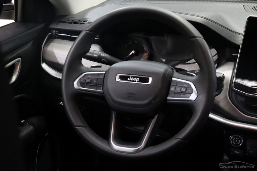 Foto do veículo JEEP COMPASS 1.3 T270 TURBO FLEX LONGITUDE AT6 2024 29.534 KM 157.990,00