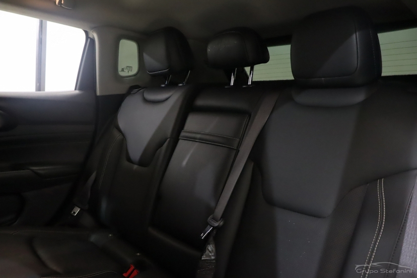 Foto do veículo JEEP COMPASS 1.3 T270 TURBO FLEX LONGITUDE AT6 2024 29.534 KM 157.990,00