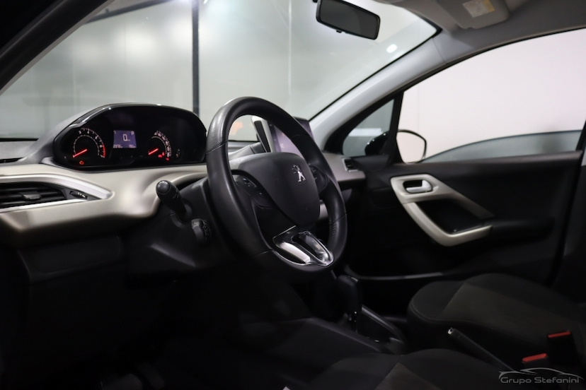Foto do veículo PEUGEOT 2008 1.6 16V FLEX ALLURE PACK 4P AUTOMÁTICO 2020 72.372 KM 67.990,00