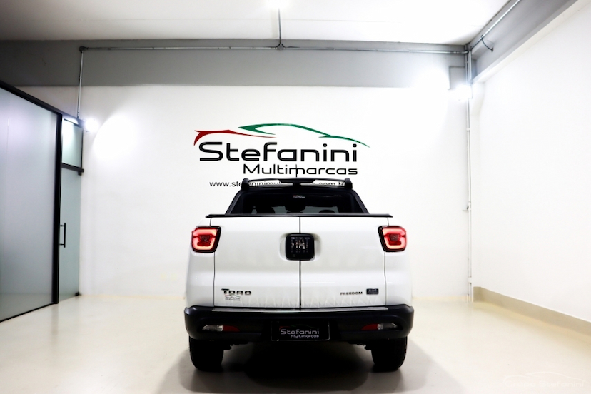 Foto do veículo FIAT TORO 2.0 16V TURBO DIESEL FREEDOM 4WD AT9 2022 77.564 KM 119.990,00