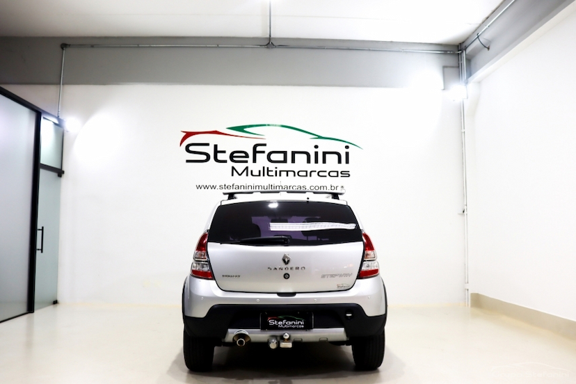 Foto do veículo RENAULT SANDERO 1.6 STEPWAY 8V FLEX 4P MANUAL 2014 83.647 KM 41.990,00