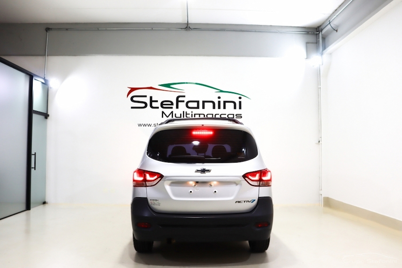 Foto do veículo CHEVROLET SPIN 1.8 ACTIV 8V FLEX 4P AUTOMÁTICO 2023 28.677 KM 109.990,00