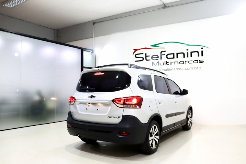 Foto do veículo CHEVROLET SPIN 1.8 ACTIV 8V FLEX 4P AUTOMÁTICO 2023 28.677 KM 109.990,00