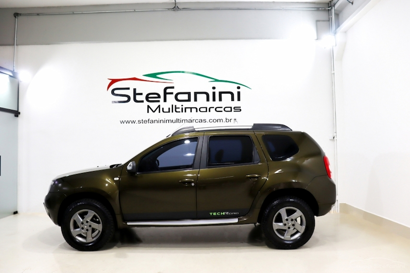 Foto do veículo RENAULT DUSTER 1.6 TECH ROAD 4X2 16V FLEX 4P MANUAL 2014 136.762 KM 53.990,00