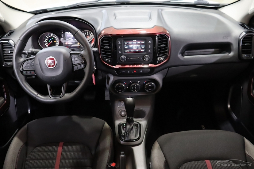 Foto do veículo FIAT TORO 2.0 16V TURBO DIESEL FREEDOM 4WD AT9 2022 58.407 KM 121.990,00