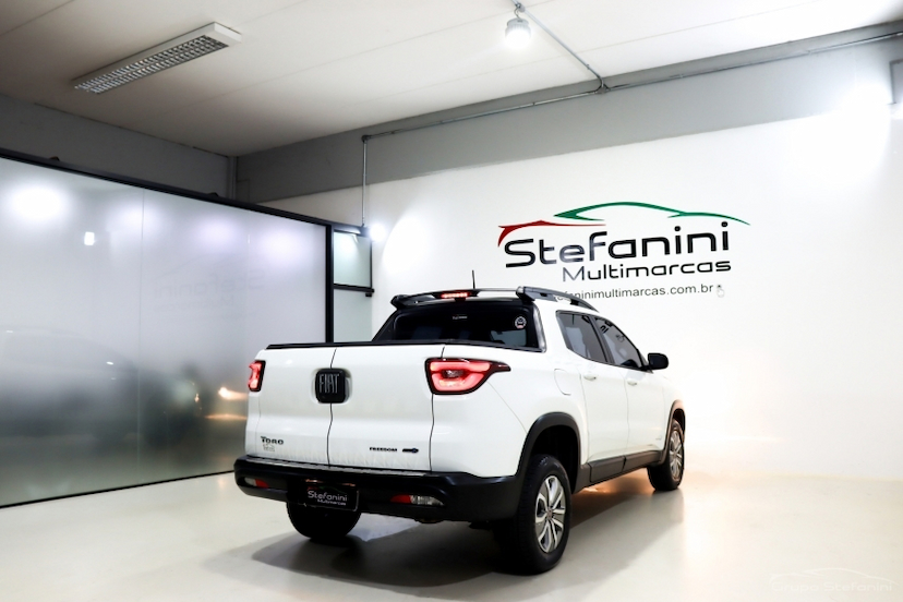 Foto do veículo FIAT TORO 2.0 16V TURBO DIESEL FREEDOM 4WD AT9 2022 58.407 KM 121.990,00