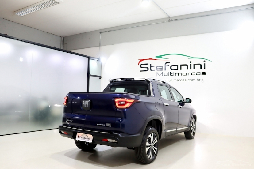 Foto do veículo FIAT TORO 1.3 TURBO 270 FLEX VOLCANO AT6 2023 1.283 KM 159.990,00