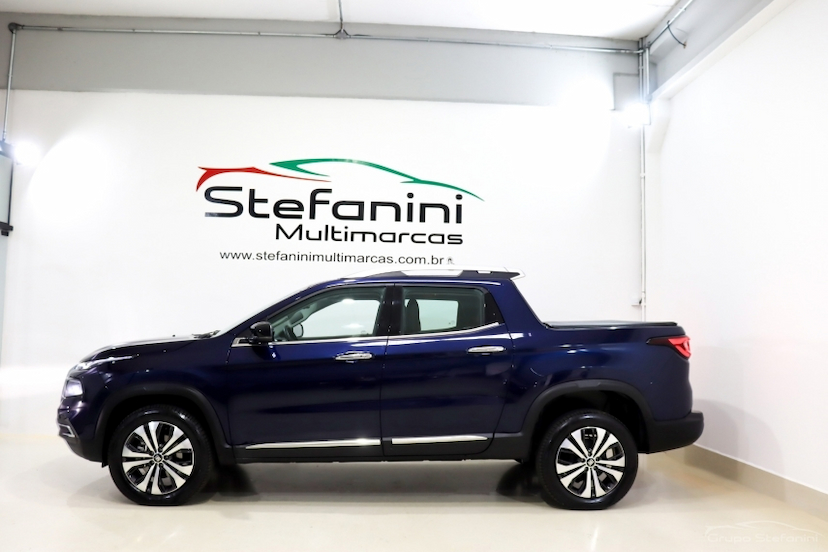 Foto do veículo FIAT TORO 1.3 TURBO 270 FLEX VOLCANO AT6 2023 1.283 KM 159.990,00