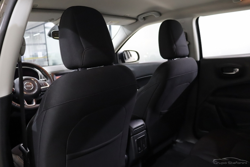 Foto do veículo JEEP COMPASS 2.0 16V FLEX SPORT AUTOMÁTICO 2018 51.600 KM 84.990,00