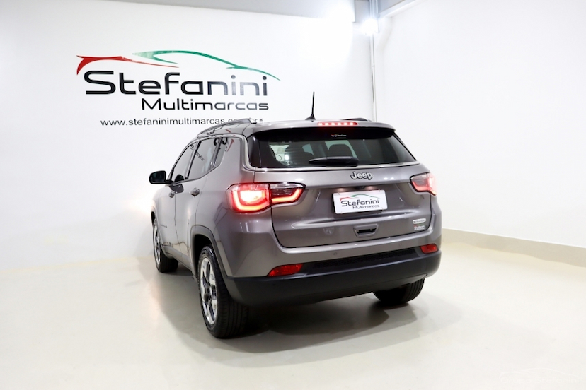 Foto do veículo JEEP COMPASS 2.0 16V FLEX LONGITUDE AUTOMÁTICO 2019 54.685 KM 94.990,00
