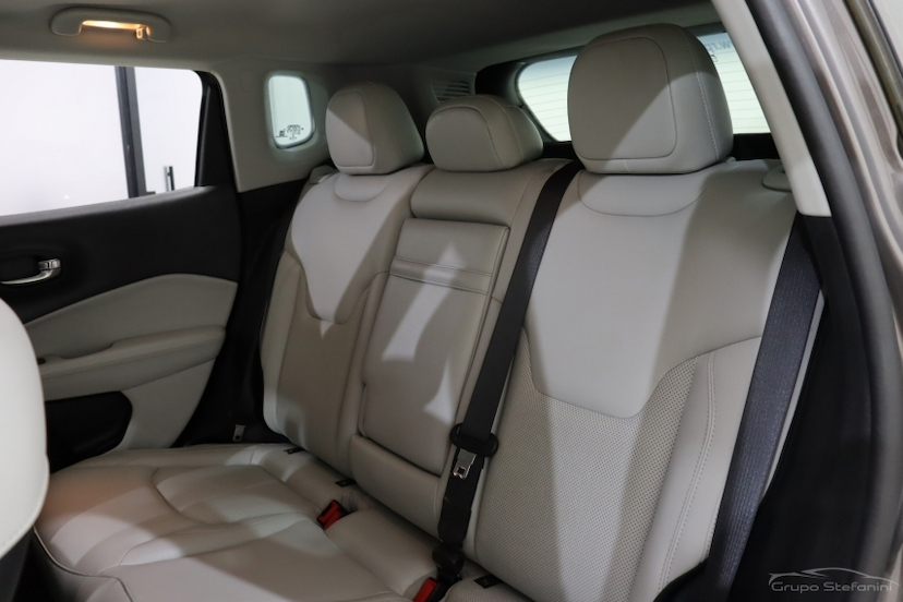 Foto do veículo JEEP COMPASS 2.0 16V FLEX LONGITUDE AUTOMÁTICO 2019 54.685 KM 94.990,00