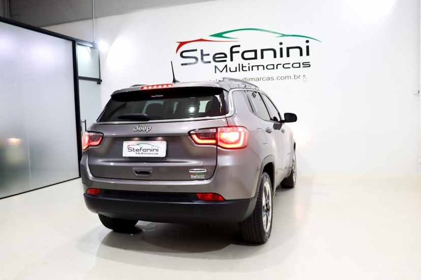 Foto do veículo JEEP COMPASS 2.0 16V FLEX LONGITUDE AUTOMÁTICO 2019 54.685 KM 94.990,00