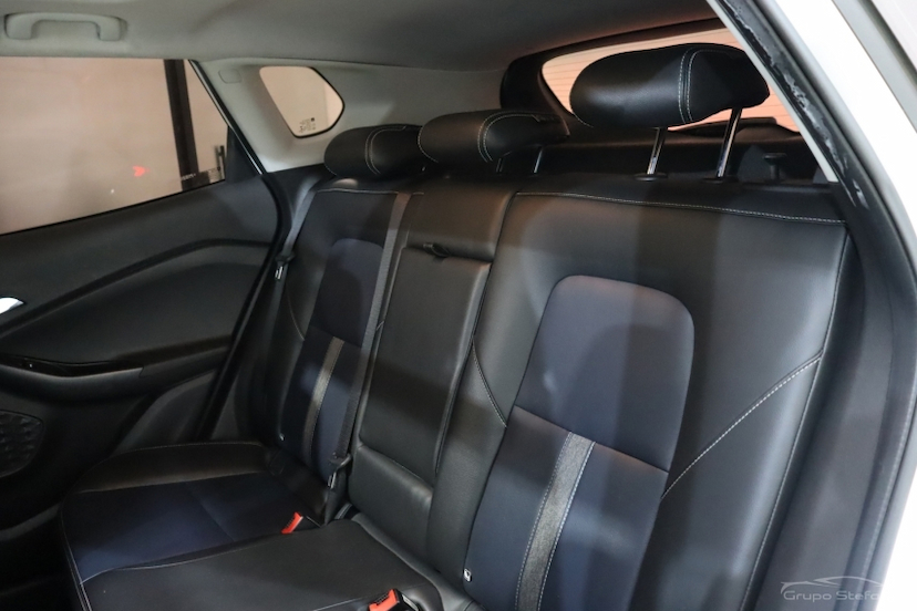 Foto do veículo CHEVROLET TRACKER 1.2 TURBO FLEX PREMIER AUTOMÁTICO 2021 108.316 KM 98.990,00