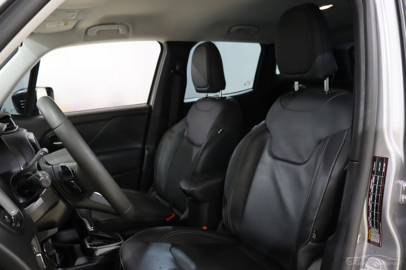 Foto do veículo JEEP RENEGADE 1.3 T270 TURBO FLEX LONGITUDE AT6 2023 21.943 KM 108.990,00